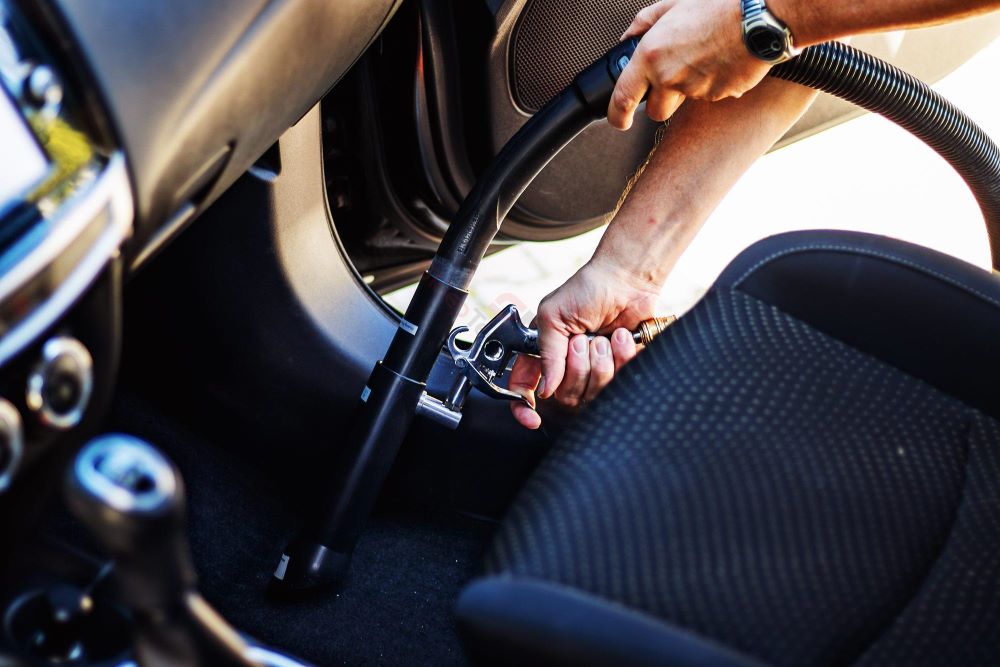 مسدس شفط وطرد مياه حرف E