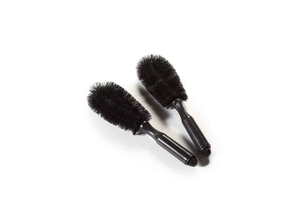 فرشة برازرز بيد اسود مبطط لتنظيف الموتور و الجنوط BR/ROUND HEAD HUB BRUSH